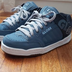 Globe skate shoes